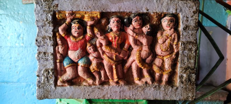 An unidentified panel.