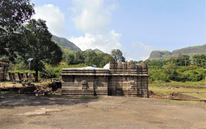 Kukaḍeśvara temple.