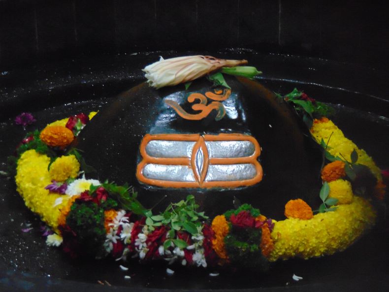 śivaliṅga.