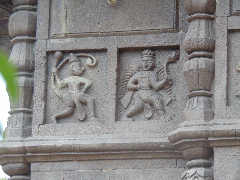 Garuḍa and Hanumāna