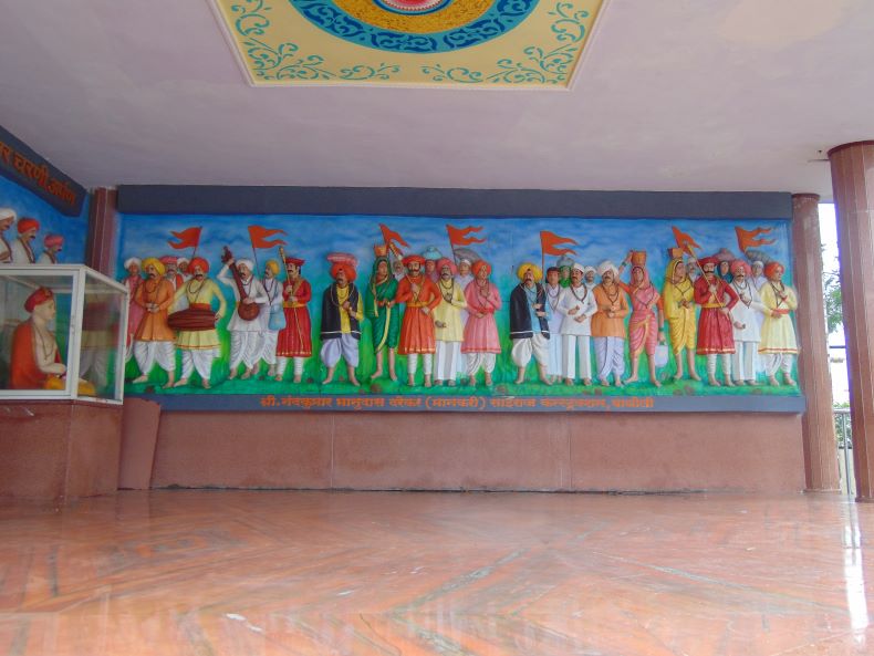 Statues of Varakaris.