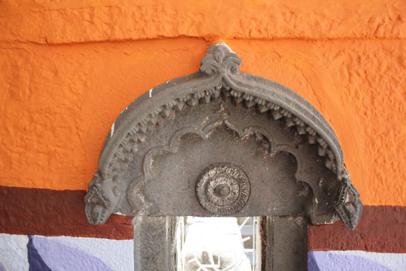 The main gate in front of the Mārutī temple