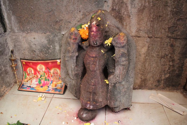 An ancient Viṣṇū idol.