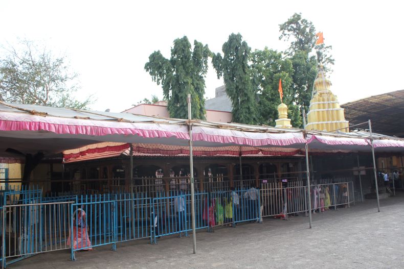 The Mahā Gaṇapatī temple.