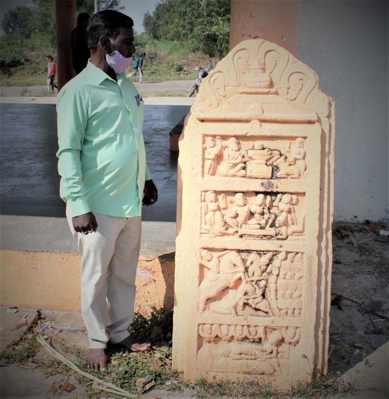 A depiction of a fort on the hero stone.