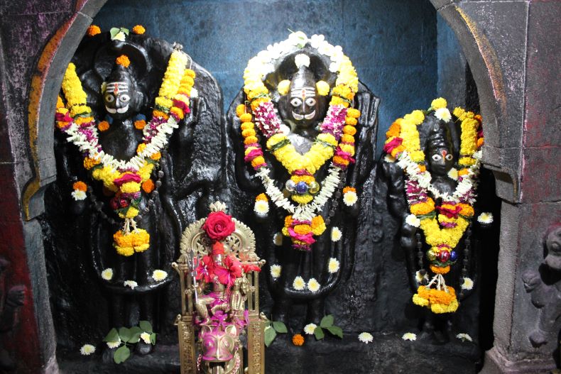 Images of Kāḷabhairava, Jogeśvarī and Jyōtibā.