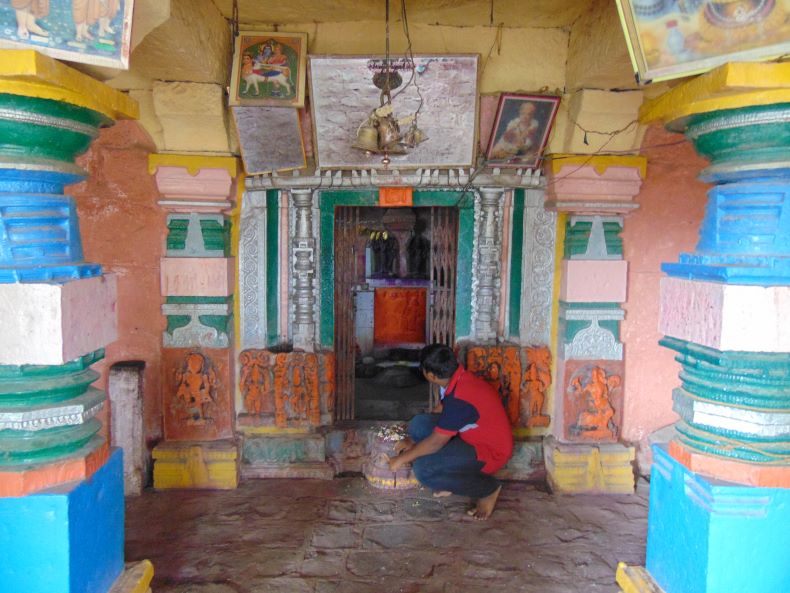 The Sabhāmaṇḍapa of the temple.