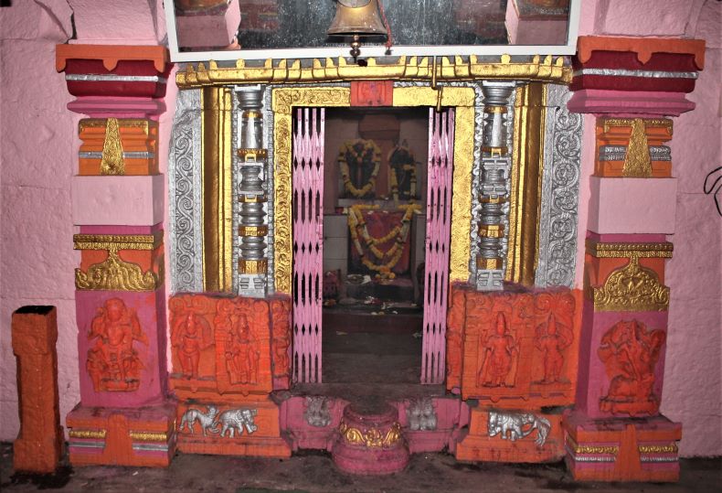 The entrance of the garbhagṛha.