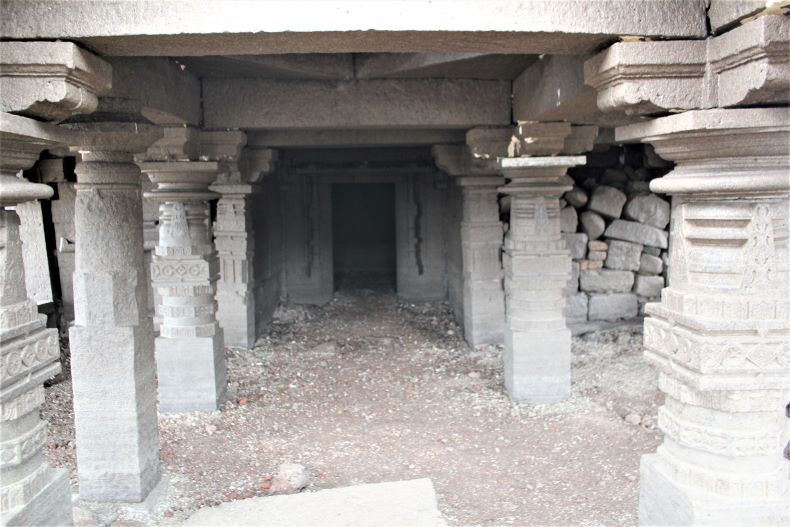 Sabhāmaṇḍapa of the temple.