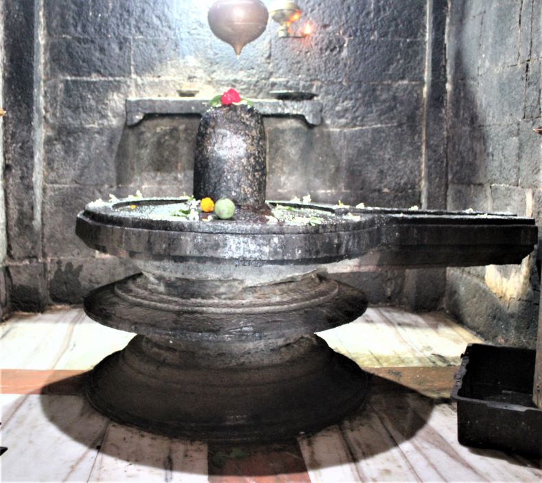 A beautiful śivaliṅga of Soneśvara.