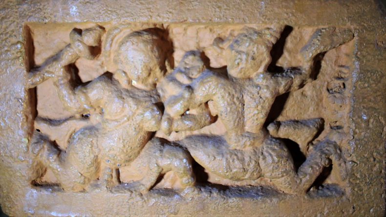 A fighting scene probably between Jambumali and Sugriva.