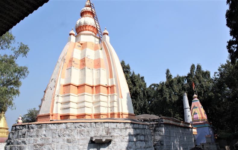 śikhara of the temple.