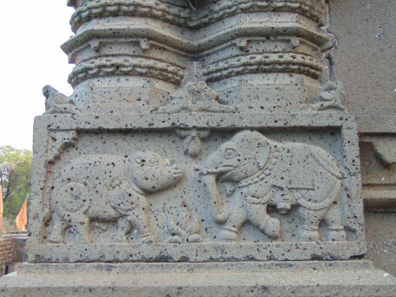 Sculptures of a rhinoceros and an elephant