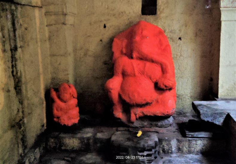 A large sculpture of Gaṇeśa