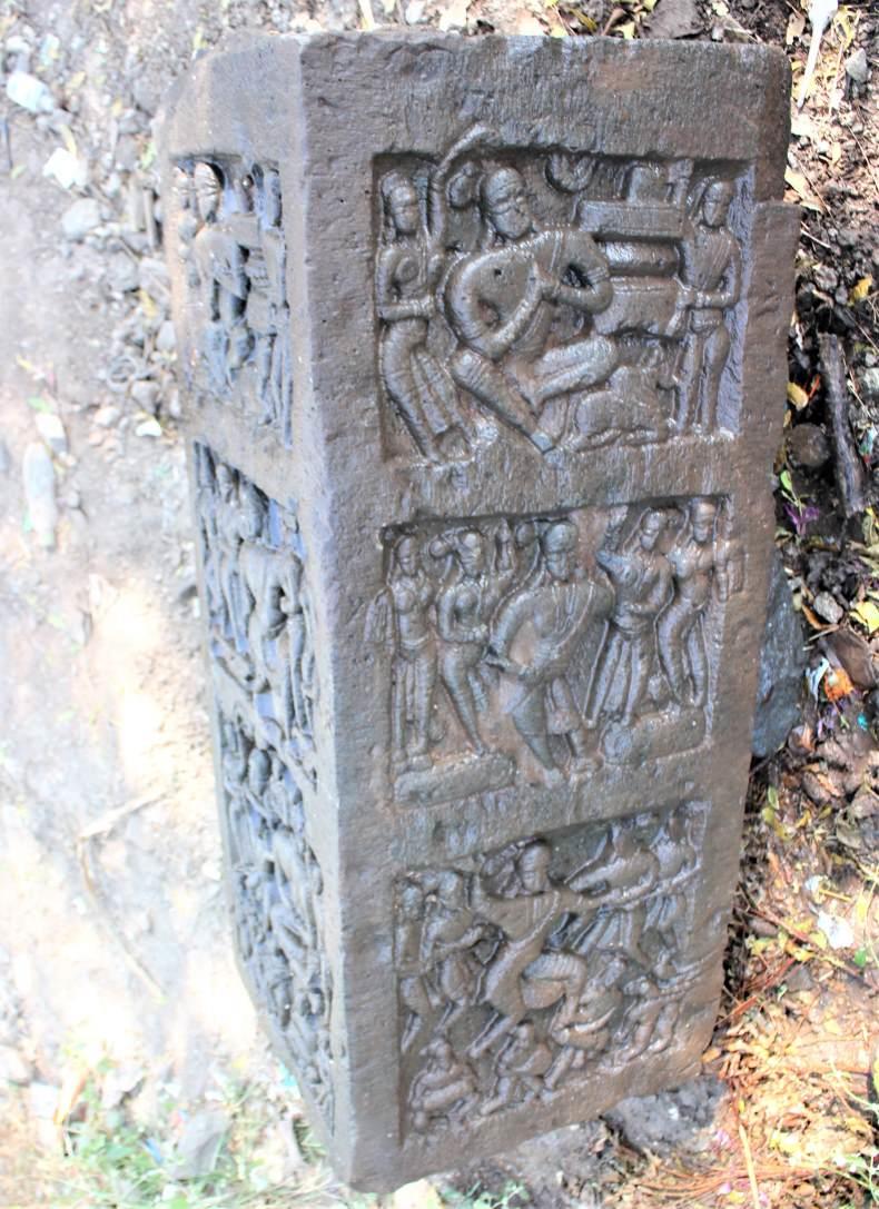 Another portion of the vīragaḷa (hero stone).