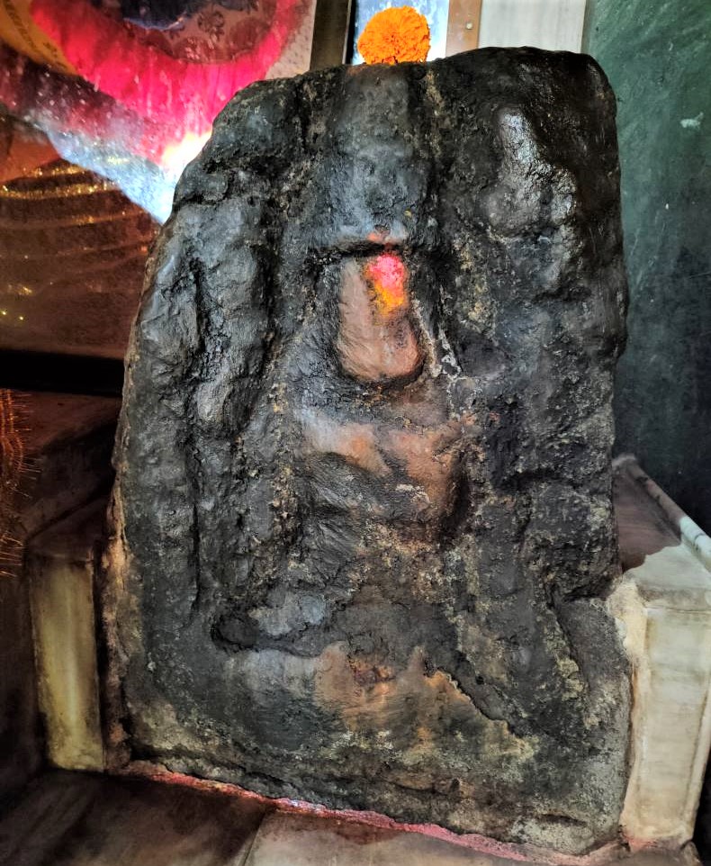 Sculpture of an unidentified goddess.