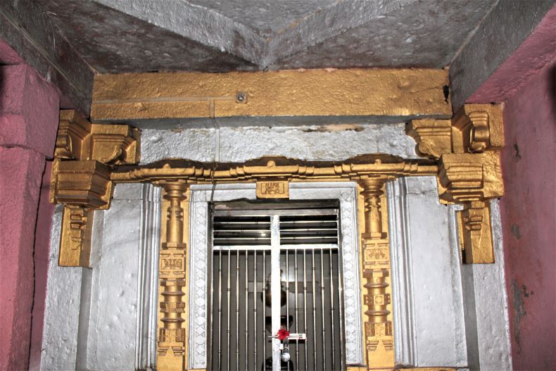 The entrance to the garbhagṛha.