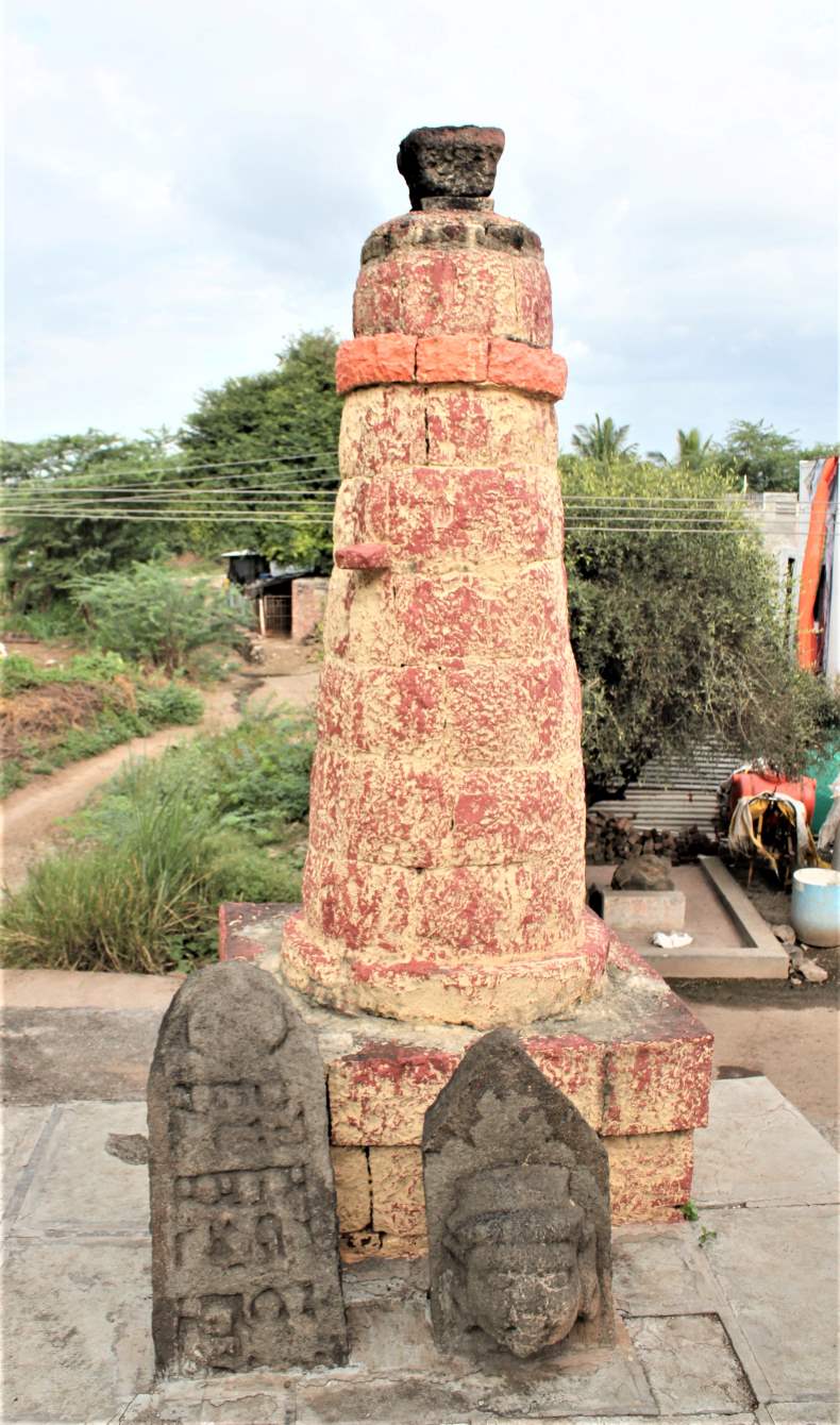 A vīragaḷa and dīpamāḷa.