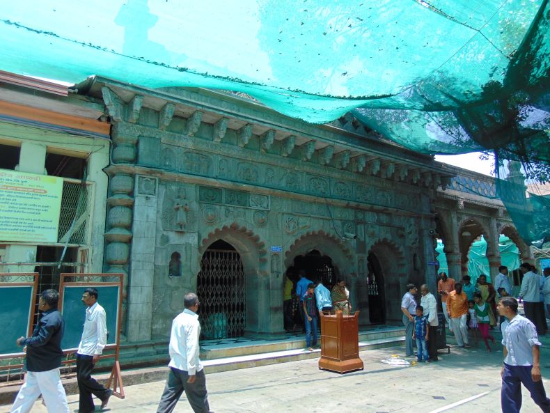 Jñāneśvara samadhi temple complex.