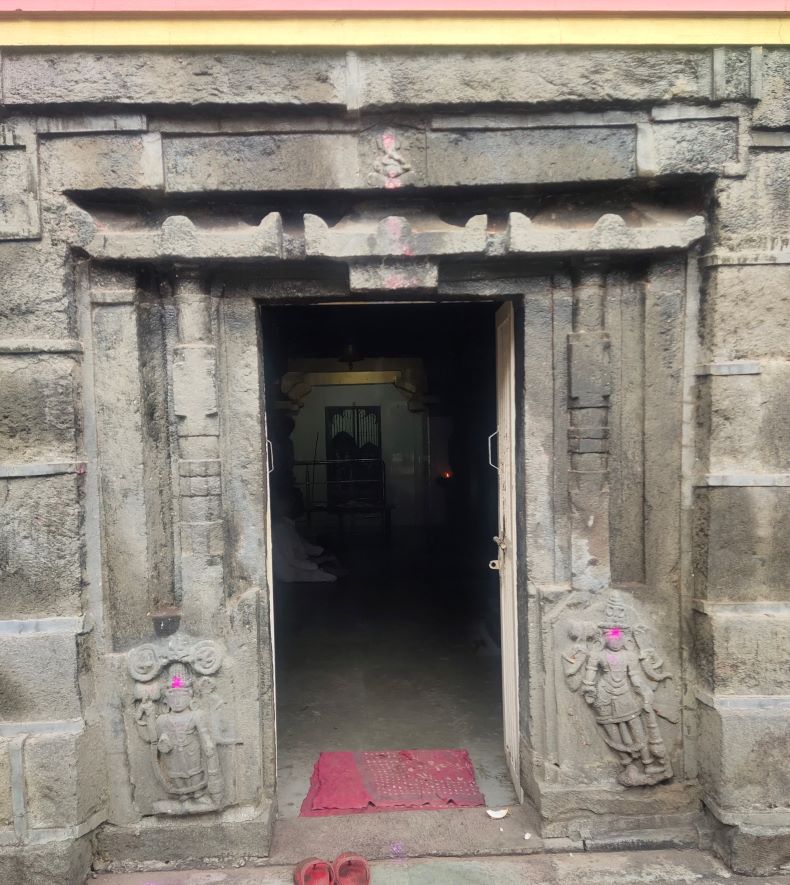 The entrance to the Mandapa