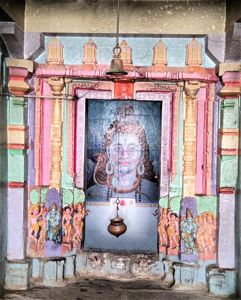 Entrance of the garbhagṛha