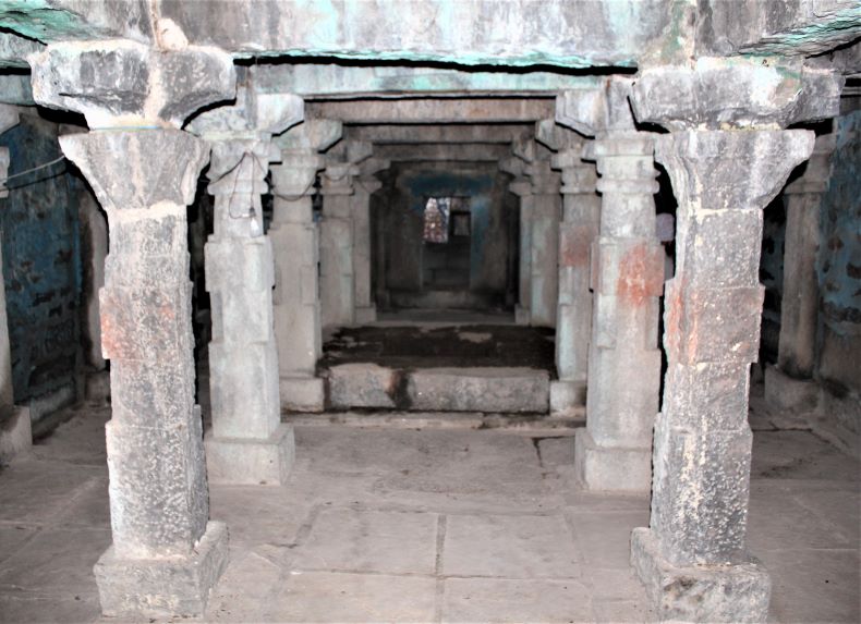 Combined sabhāmaṇḍapa.