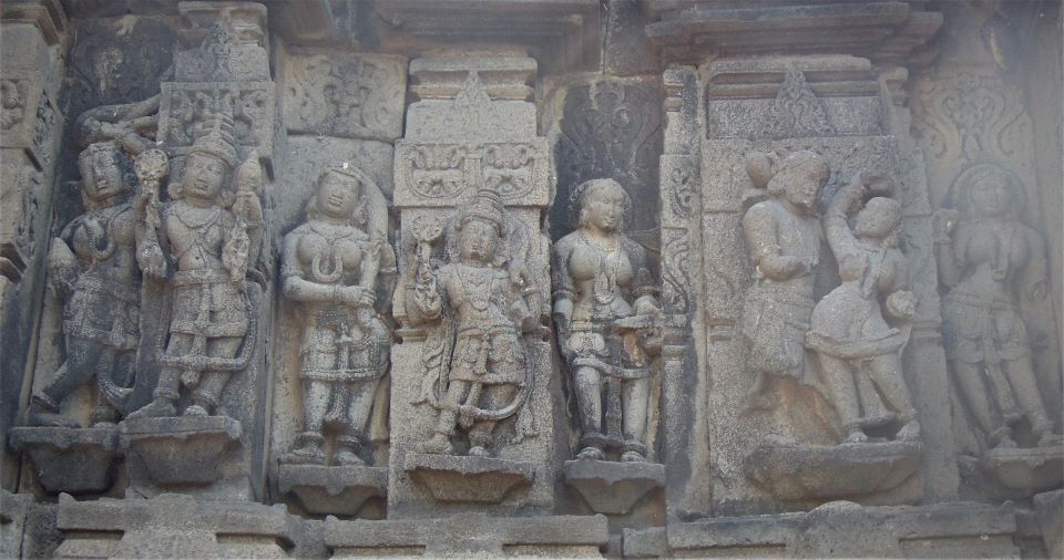 Another view of the above sculptures.