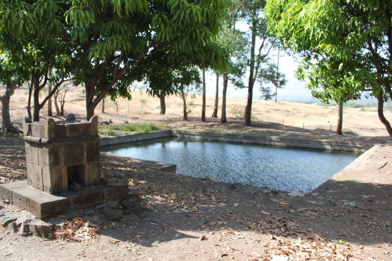 Samādhī and Kuṇḍa.