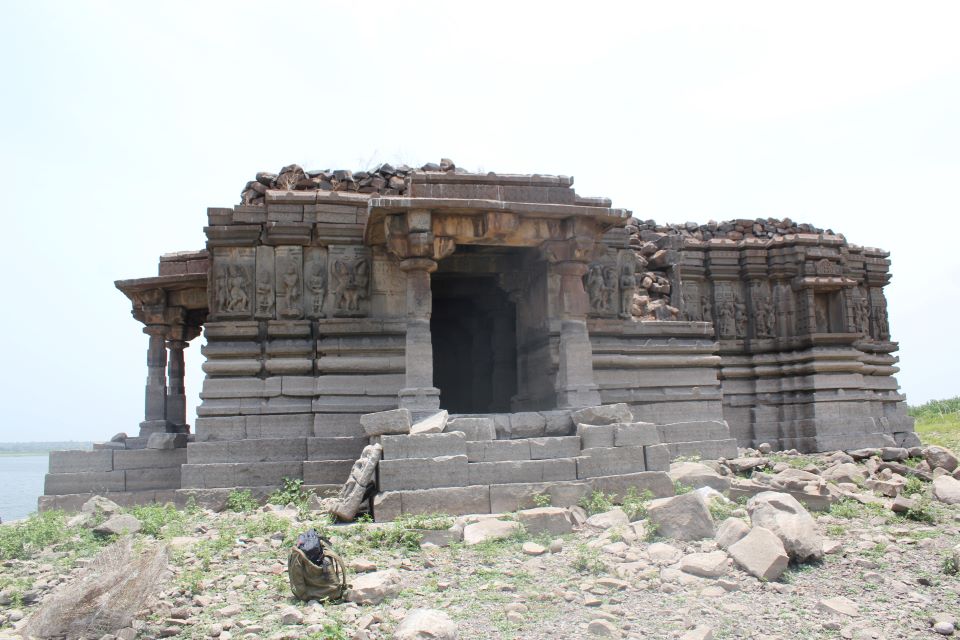 The Viṣṇu temple.