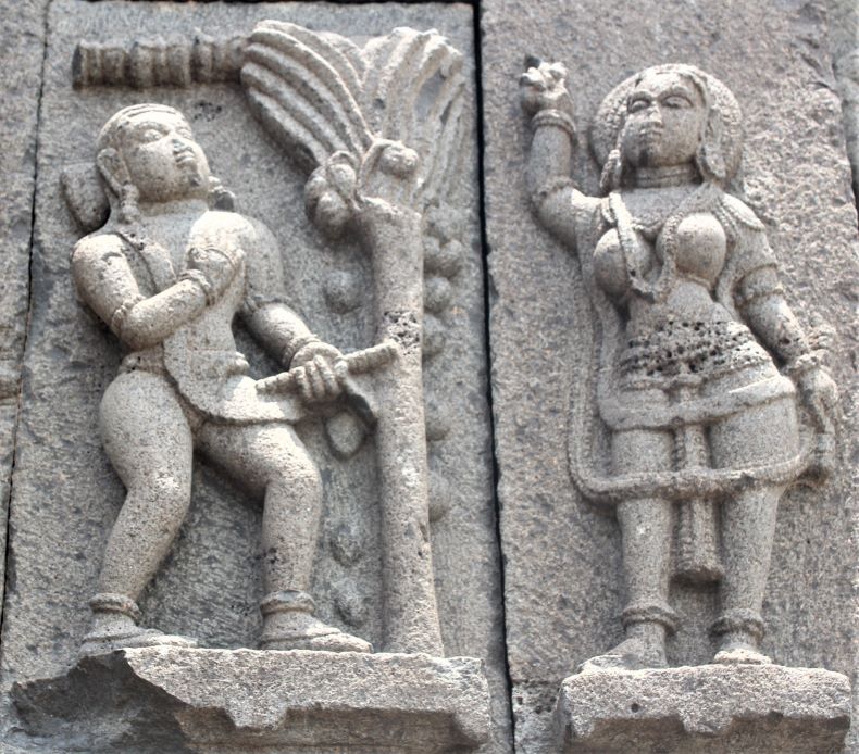 A sculptural panel of Kānha (Kāniphanāth) and Bahuḍī Yoginī.