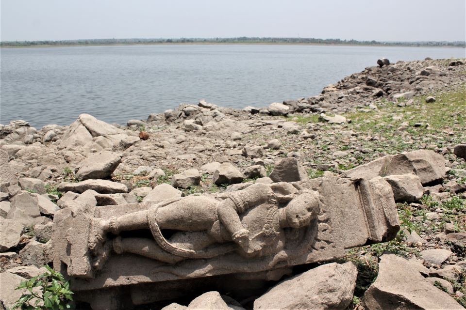 A fallen sculpture of Hanumāna.