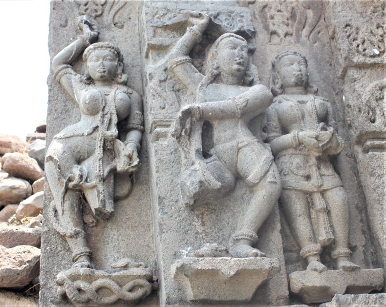 Sculptures of Nātha Yogī-Yoginī (?) and Viṣakanyā (from right to left).